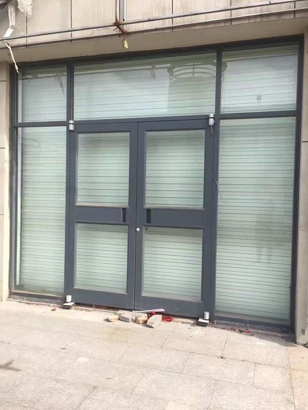 Harga Grosir Pabrik Kerangka Aluminium Depan Toko Kfc Pintu Lantai Musim semi Aman Tempered Double Glassor