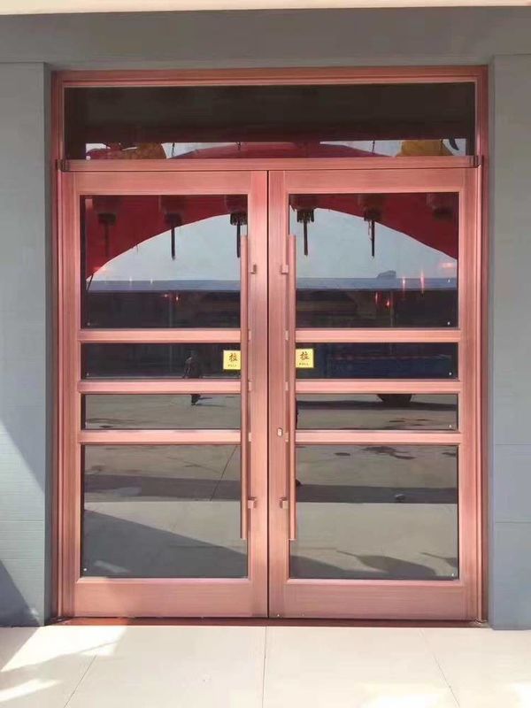 Pintu depan toko KFC Pintu depan toko