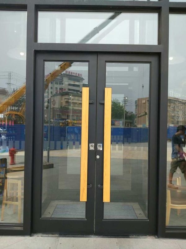 Baja tahan karat Aluminium Eksterior Lantai ganda spring otomatis ayunan Pintu 72x96 ODM